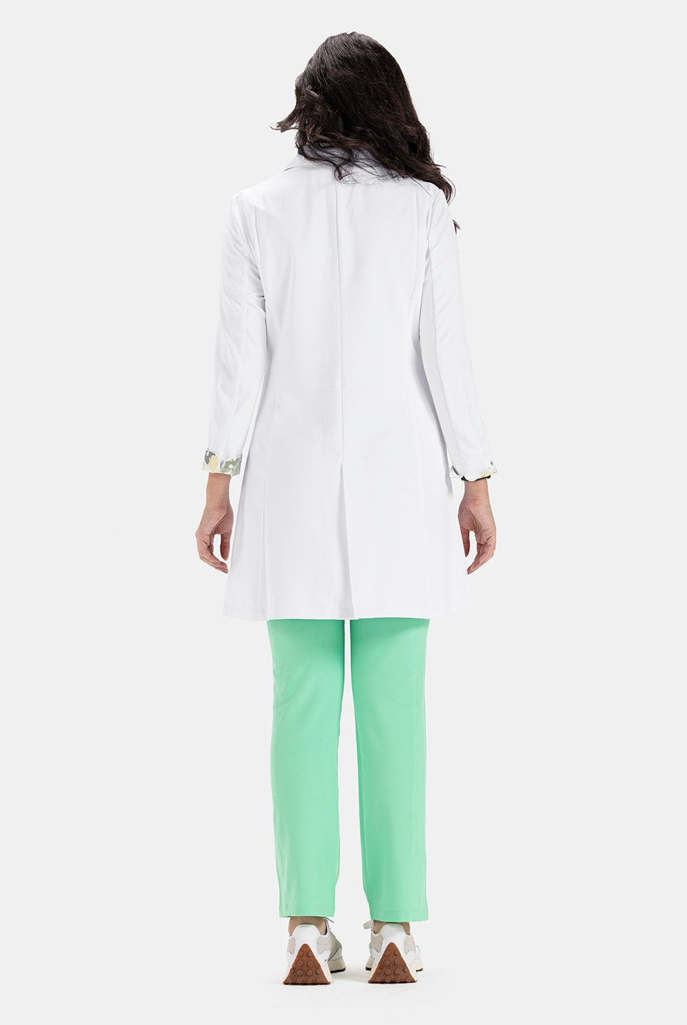 Female Lab coat  لابكوت كلاسيكو