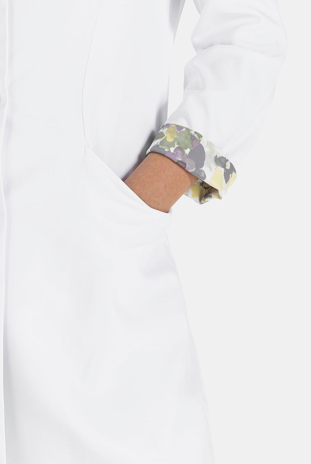 Female Lab coat  لابكوت كلاسيكو
