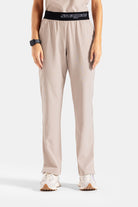 سكيتشرز نسائي طبي