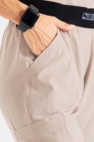 سكيتشرز نسائي طبي