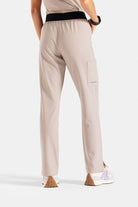 سكيتشرز نسائي طبي