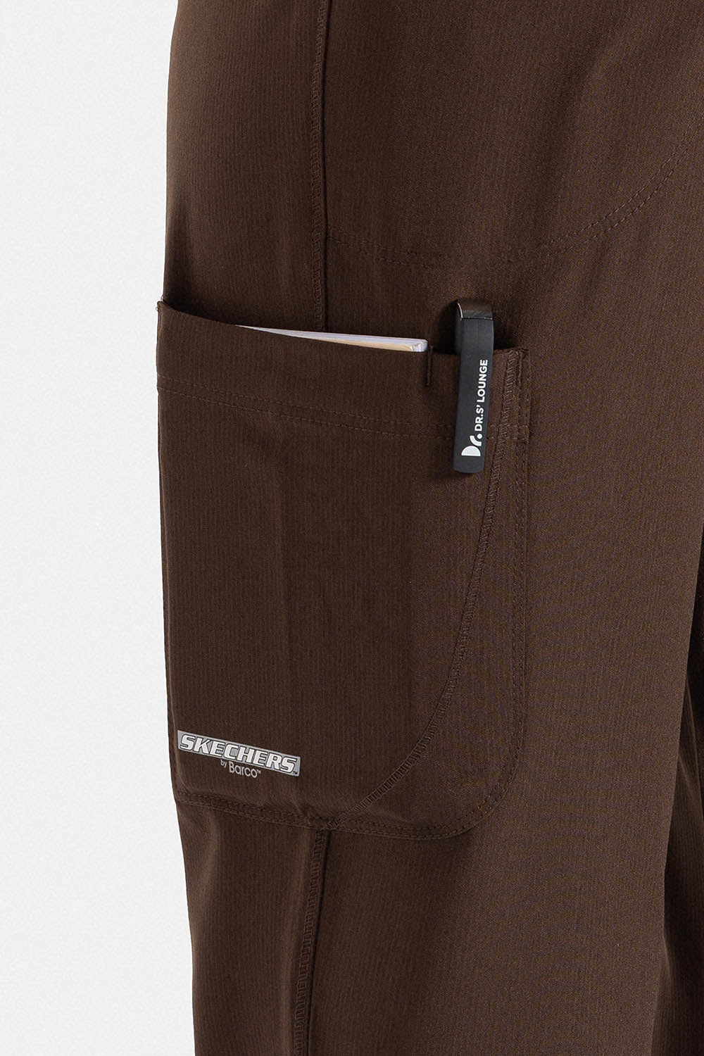 سكيتشرز نسائي طبي