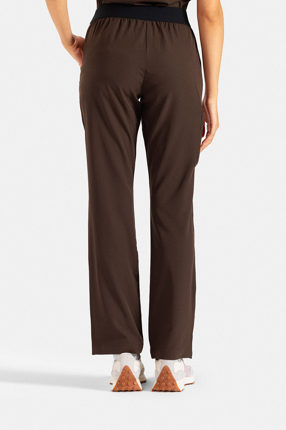 سكيتشرز نسائي طبي