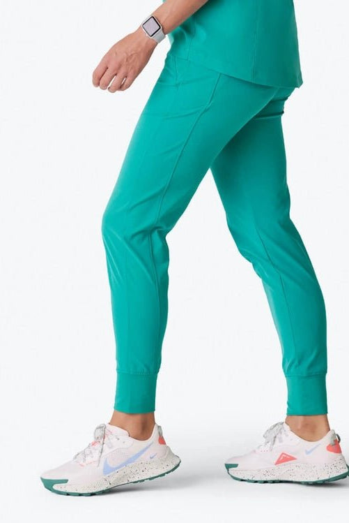 medelita-helio-scrubs-femalehel-WINE