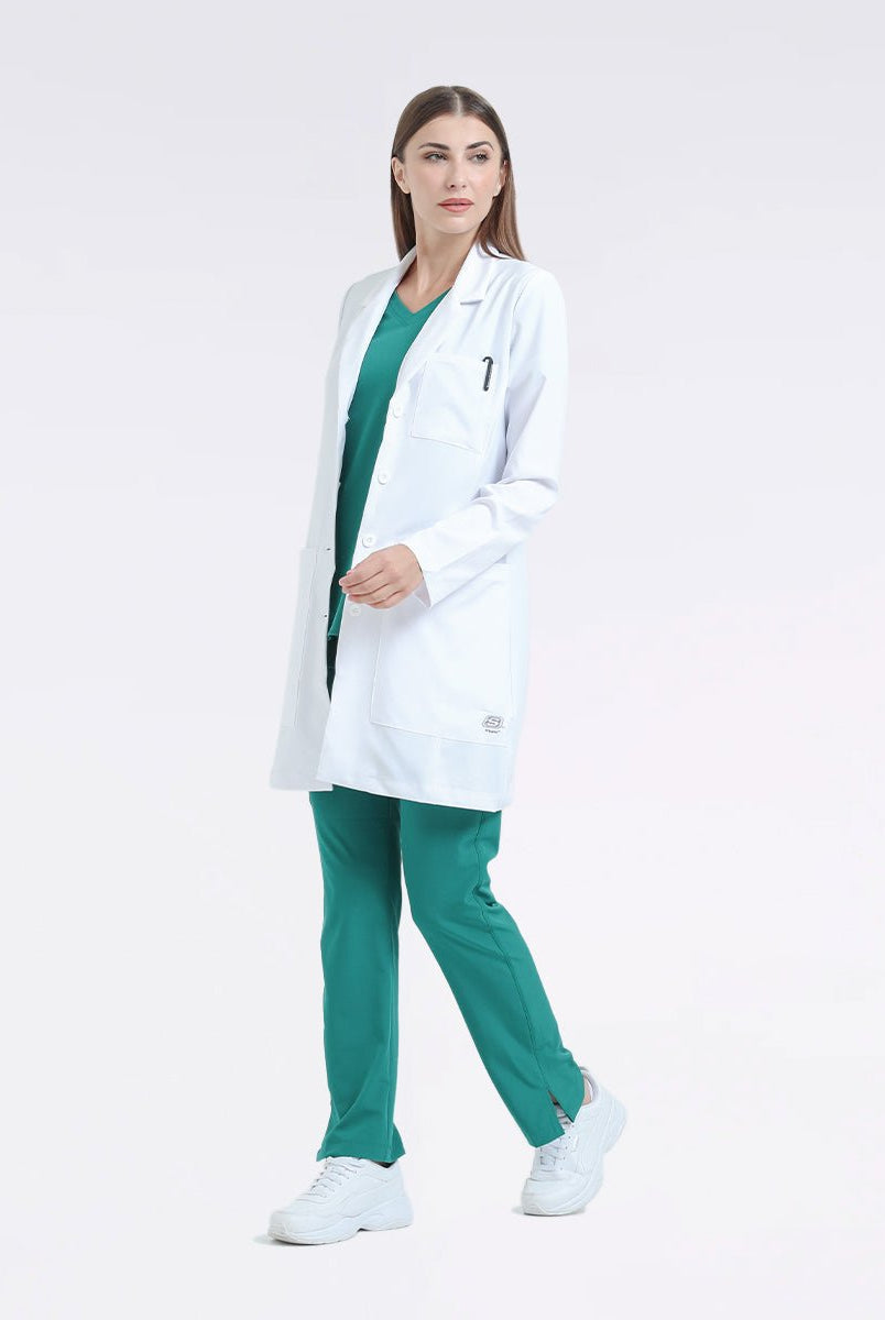 Sketchers medical Lab coat لاب كوت طبي نسائي