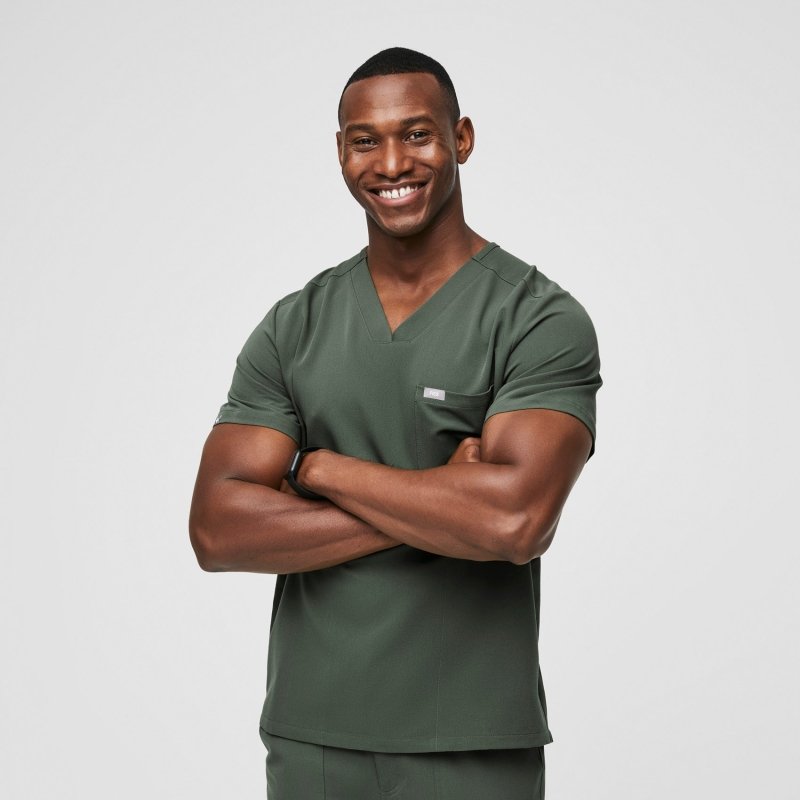 Men Chisec - Three-Pocket Scrub Top