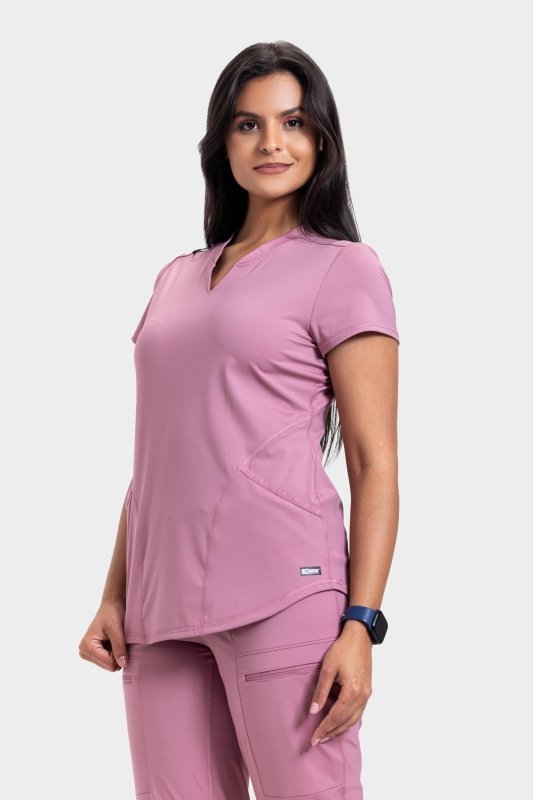 خامات الملابس الطبية : وش تختار علشان تكون مرتاح في شغلك؟ - Drs Lounge