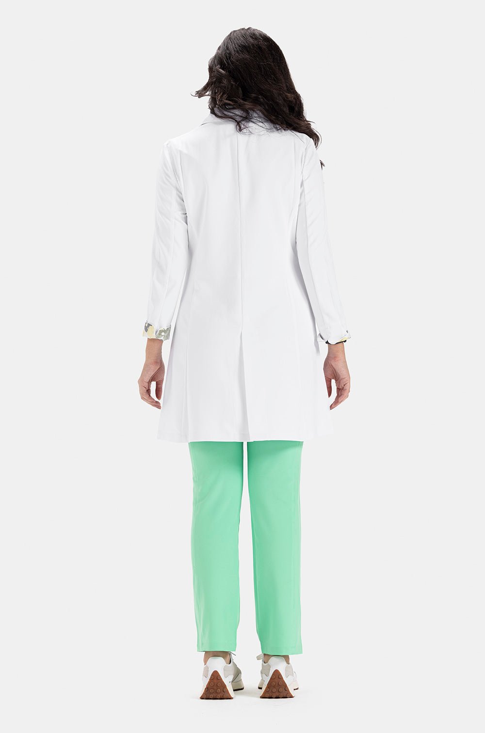 Female Lab coat  لابكوت كلاسيكو