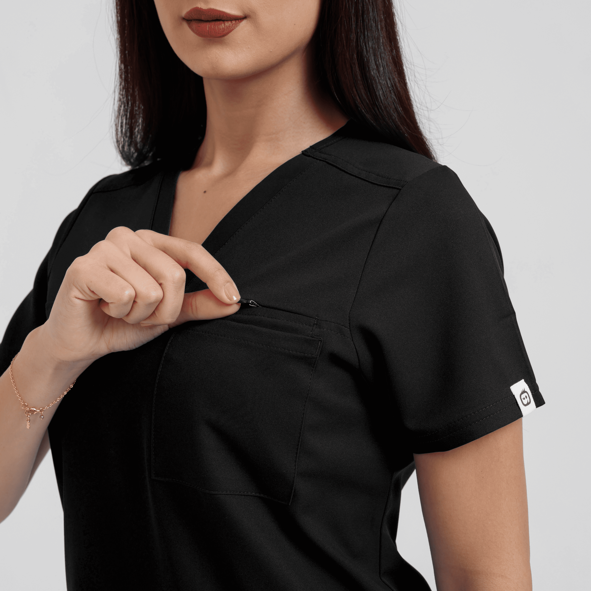 wonder-thrive-women-top-وندر-وينك-ثرايف-قميص-نسائي-BLACK