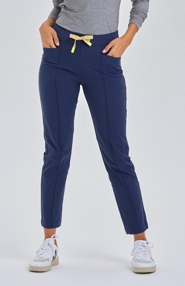 medelita-pixel-scrubs-femalepixel-NAVY