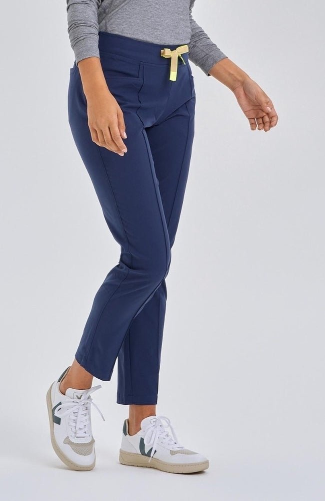 medelita-pixel-scrubs-femalepixel-NAVY
