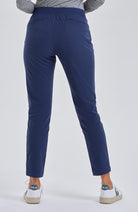 medelita-pixel-scrubs-femalepixel-NAVY