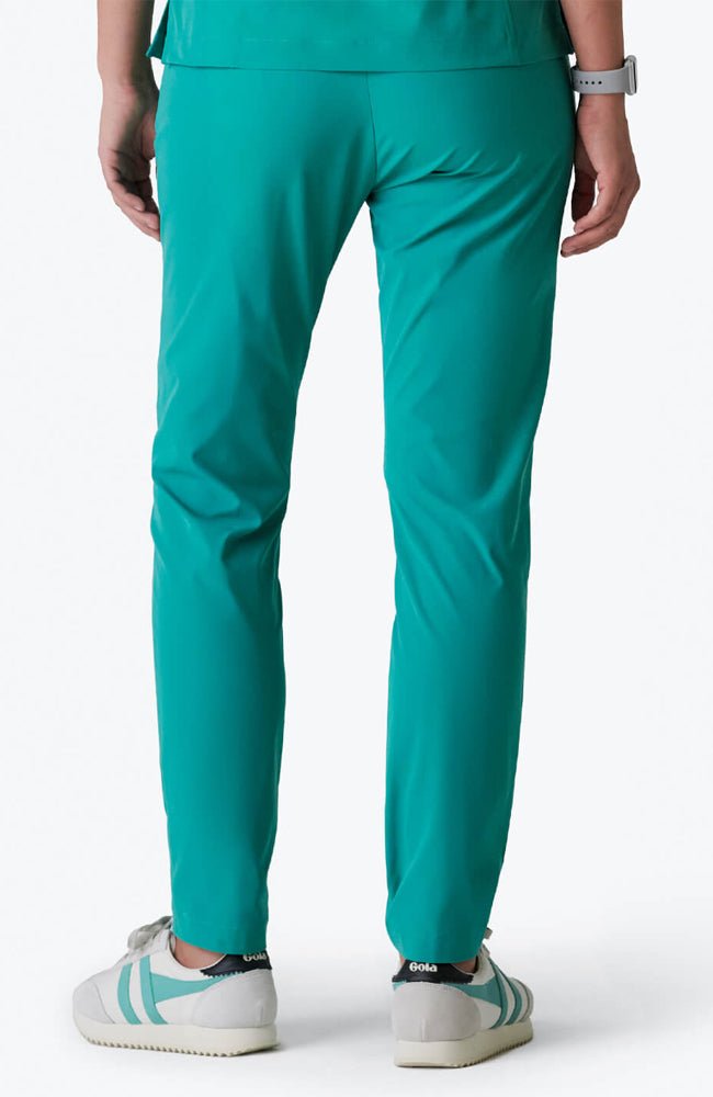 medelita-pixel-scrubs-femalepixel-SURGICAL GREEN